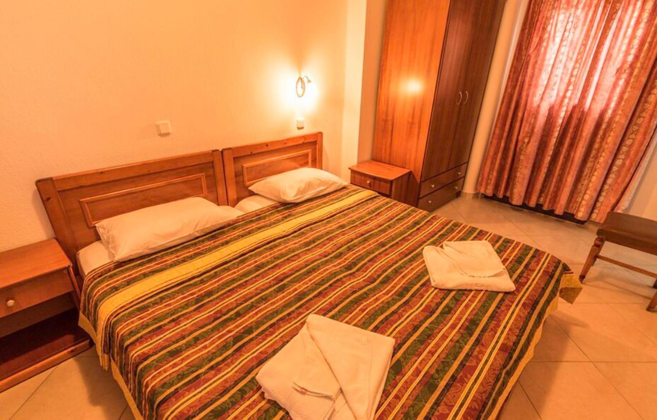 Delfini Hotel Szkála Potamiász Kültér fotó