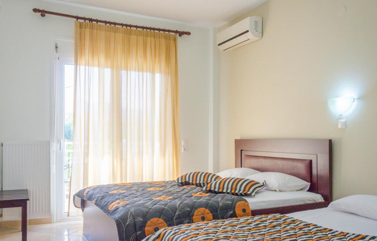 Delfini Hotel Szkála Potamiász Kültér fotó