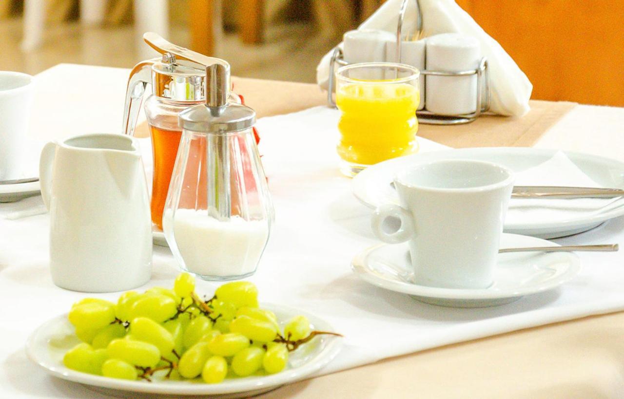 Delfini Hotel Szkála Potamiász Kültér fotó