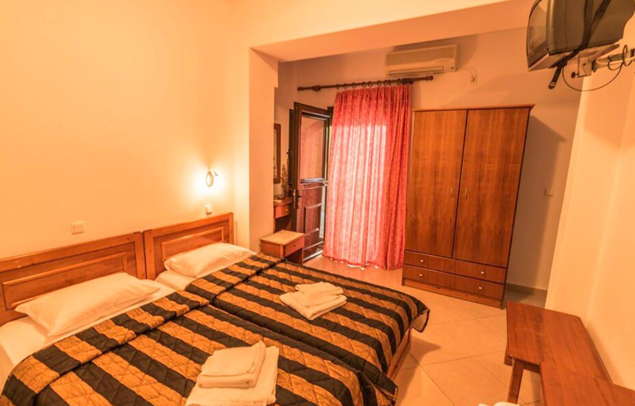 Delfini Hotel Szkála Potamiász Kültér fotó