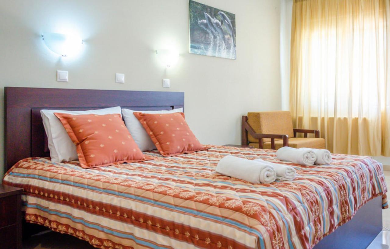 Delfini Hotel Szkála Potamiász Kültér fotó