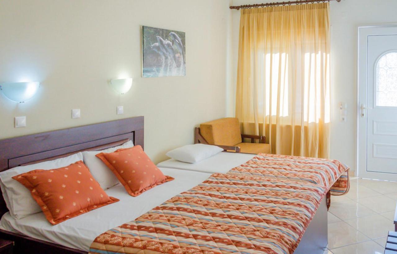 Delfini Hotel Szkála Potamiász Kültér fotó
