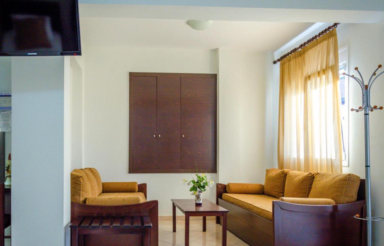 Delfini Hotel Szkála Potamiász Kültér fotó